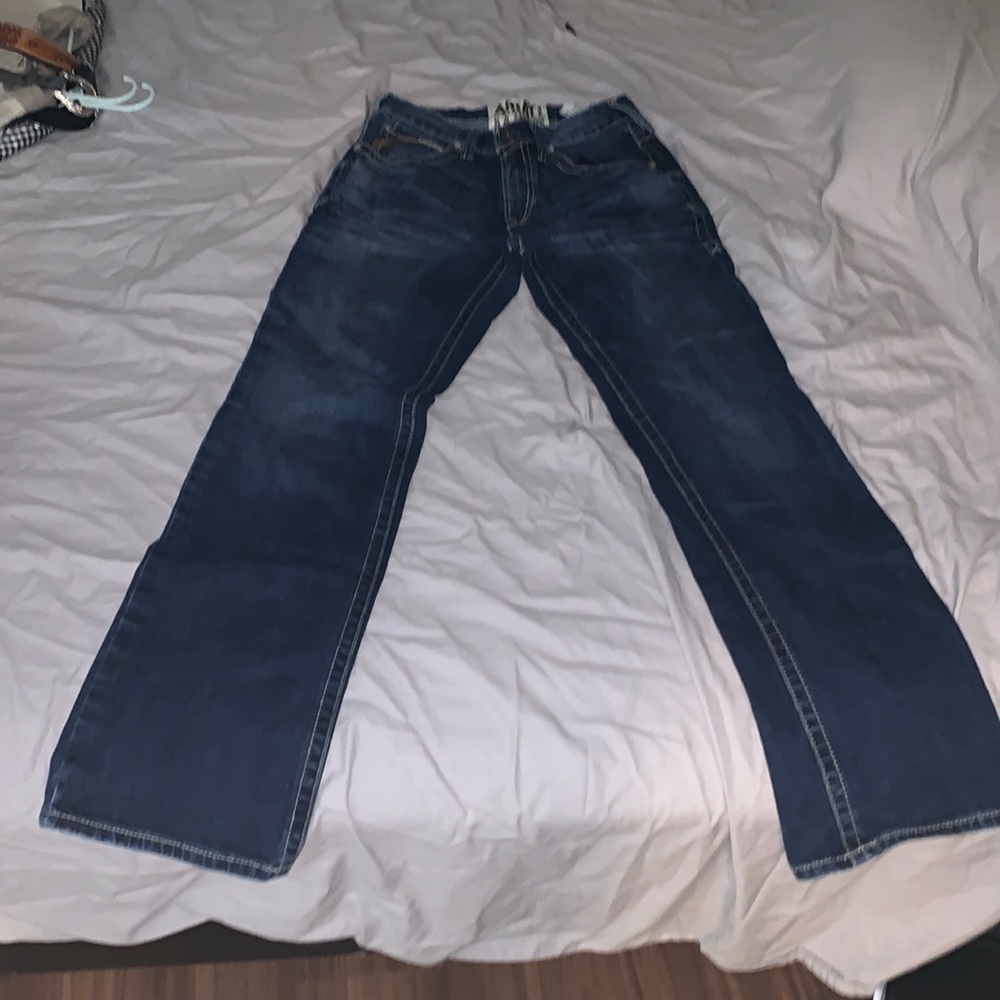 Only worn 2 times .